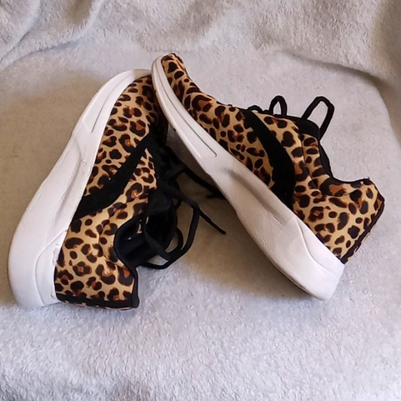 Women's Leopard shoes - Picture 4 of 7